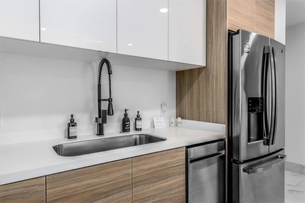 Endless Summer: Oceanview With Pool, Steps From Apartamento *